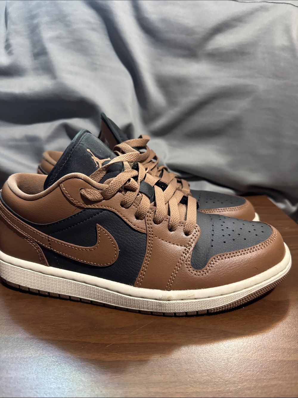 Jordan Low Top Sneakers - Brown & Black